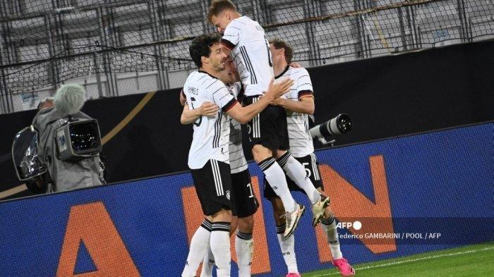 Tim Jerman merayakan gol pembuka selama pertandingan sepak bola persahabatan Jerman v Denmark di Innsbruck, Austria pada 2 Juni 2021, dalam persiapan untuk Kejuaraan Eropa UEFA.
