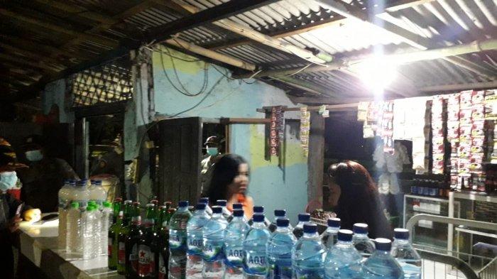 Satpol PP Klungkung merazia sebuah warung remang-remang di Kawasan By Pass Ida Bagus Mantra, Klungkung, Rabu 17 Februari 2021 malam.
