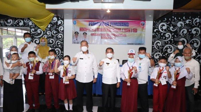 Pemkab Bangka melalui Dinas Pendidikan Pemuda dan Olahraga (Dindikpora) Kabupaten Bangka melakukan pembinaan kepada 6 orang siswa SD pemenang Kompetisi Sains Nasional (KSN) Tahun 2021 di Hotel Manunggal Sungailiat, Rabu (07/04/2021)