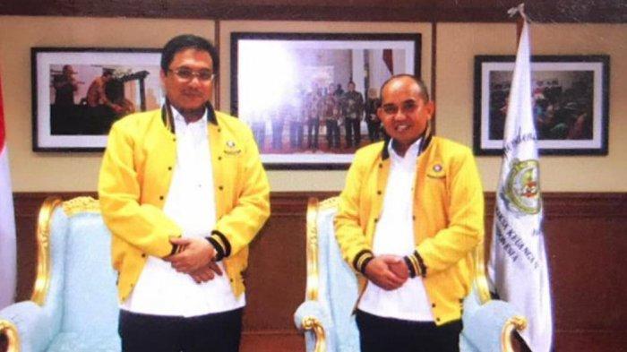 Penyerahan SK (Surat Keputusan) oleh Ketua Penasehat IKA Unsri Babel kepada Molen di rumah dinas Wali Kota Pangkalpinang, Rabu (07/04/2021)