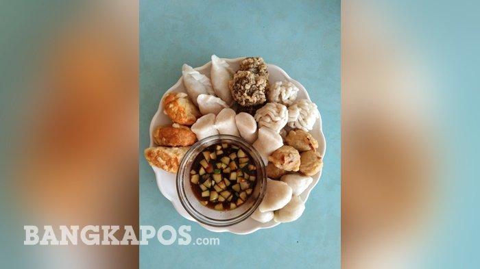Aneka Menu pempek yang disajikan di Warung Pempek Hj Siom