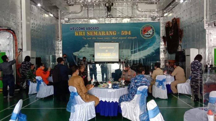 Danlanal Babel Kolonel Laut (P) Fajar Hernawan
Wakil gubernur Babel, Bupati Belitung, Wabup Belitung, Danlanud H.As.Hanandjoedin, Dandim 0414 Belitung Kapolres Belitung dan Kajati Kab.Belitung dalam permintaan Wakil Bupati Kab.Belitung mendatangkan KRI Semarang 594 kepada KASAL Laksamana TNI Yudo Margono. S.E.MM untuk memfasilitasi kekurangan oksigen bagi kebutuhan perawatan pasien terkonfirmasi Covid-19 di Kab. Belitung dan Kab. Belitung Timur.