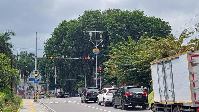 Kamera ETLE yang terpasang di Simpang Tiga Transmart Pangkalpinang.