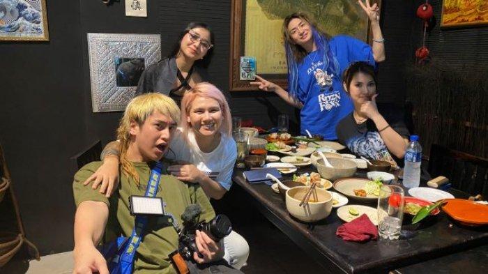 20220407 Evelin saat menemani Miyabi liburan
