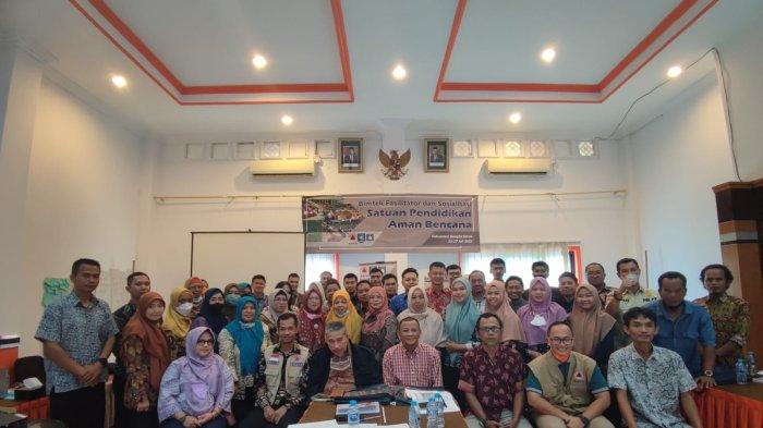 BPBD Bangka Barat menggelar kegiatan SPAB ke siswa-siswi di SDN 10 Muntok dan MAN 1 Muntok. Selama empat hari dimulai tanggal Rabu 13 sampai Sabtu 16 Juli 2022. Foto diambil pada Sabtu (16/7/2022)