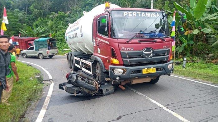 Kecelakaan yang melibatkan warga Palembang Cesar dan Rama di tikungan tajam Desa Pelangas, Bangka Barat pada Selasa (26/7/2022) pagi.
