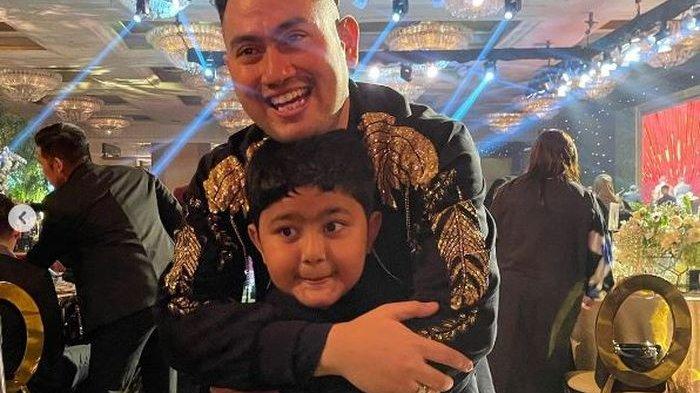 Nassar akhirnya bertemu sang putra