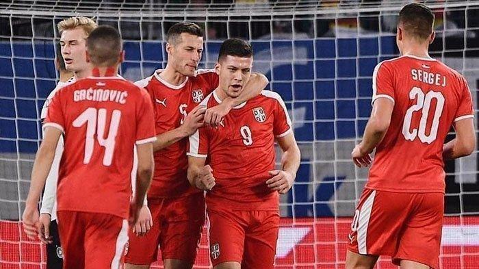 Pemain Timnas Serbia merayakan gol. Timnas Serbia tergabung di Grup G Piala Dunia 2022 bersama Brasil, Swiss dan Kamerun. Laga perdana Serbia versus Brasil pada 25 November 2022.