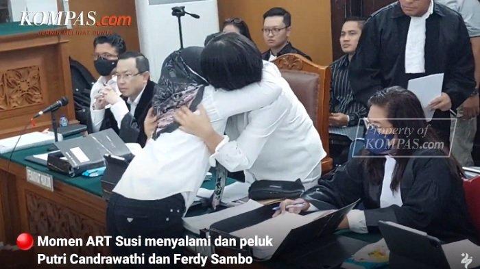 Momen Susi ART Ferdy Sambo peluk Putri Candrawathi