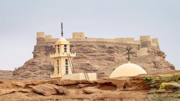 Kastil Zaabal, benteng era Nabatean di Sakaka, barat laut Arab Saudi