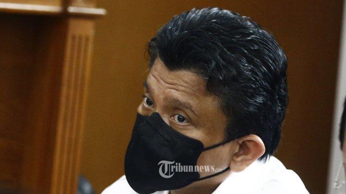 Terdakwa kasus pembunuhan berencana terhadap Nofriansyah Yosua Hutabarat atau Brigadir J, Ferdy Sambo menjalani sidang lanjutan di Pengadilan Negeri Jakarta Selatan, Jakarta, Selasa (6/12/2022). Pakar Mikro Ekspresi Monica Kumalasari membaca gestur dan ekspresi Ferdy Sambo saat menjalani sidang di PN Jakarta Selatan, Rabu (7/12/2022). Warta Kota/YULIANTO
