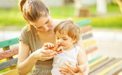 Ini Dia Usia Tepat Bayi Bisa Makan Daging