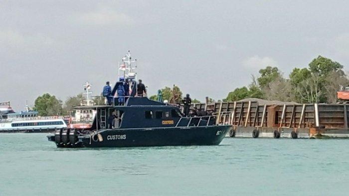 Beacukai Pangkalpinang dan Polda Bangka Belitung, patroli di perairan Pangkalbalam, Pangkalpinang, Bangka Belitung, Selasa (2/3/2021).