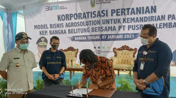 PT PUSRI Palembang yang merupakan anak perusahaan PT Pupuk Indonesia (Persero) bersama Pemprov Kepulauan Bangka Belitung melakukan diskusi dengan petani, distributor pupuk dan pengecer di Kecamatan Namang, Kabupaten Bangka Tengah, Kamis (7/1).