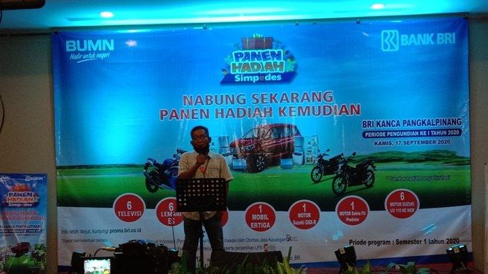Handi Agus selaku Asisten Manager Pemasaran Mikro BRI Pangkalpinag saat menyampaikan kata sambutannya, Kamis (17/9/2020)
Sumber foto Widodo