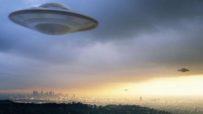 ILUSTRASI UFO
