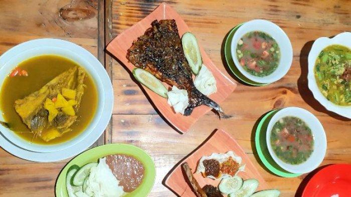 Menu makanan ikan bakar tabok, iga bakar dan lempah kuning tenggiri di Warung Mang Bewok