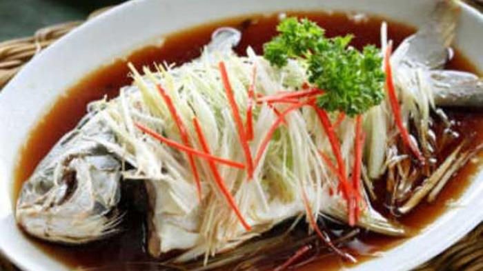Menu ikan untuk perayaan Imlek.