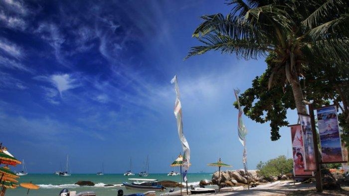 Pemandangan Pantai Parai Bangka