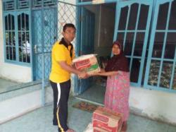 Polantas Bangka Barat Bagi Sembako ke Panti Asuhan