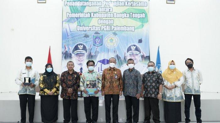 Universitas PGRI Palembang melakukan penandatanganan Perjanjian Kerjasama dengan Dinas Pendidikan Kabupaten Bangka Tengah dalam bidang peningkatan kualitas SDM di wilayah dinas Pendidikan BangkaTengah, Sabtu (10/4) di Aula LPMP kepulauan Bangka Belitung.