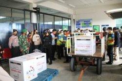 Polda Bangka Belitung dan TNI Kawal Distribusi Vaksin Covid-19