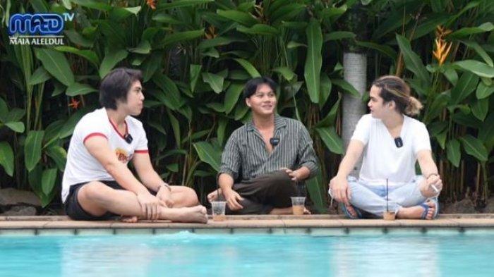 Rizky Febian ketiak berbincang dengan El dan Dul Jaelani