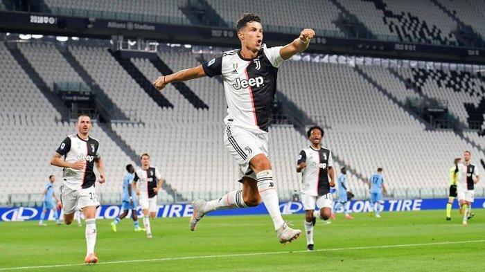 Megabintang Juventus Cristiano Roanldo sukses mencetak dua gol ke gawang Lazio pada laga pekan ke-34 Liga Italia di Allianz Stadium, Senin (20/7/2020).