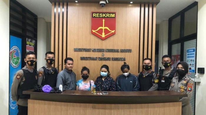 Tiga wanita Muda, Silviginanti (20), Nia (22) dan Nattayya Maharani (24), tak berkutik saat tim Unit Patroli Reaksi Cepat (UPRC) Ditsamapta Polda Kepulauan Bangka Belitung, kedapatan menyimpan narkoba jenis sabu di kamar 301 Penginapan Kaisar 2 Jalan Balai, Kelurahan Gedung Nasional, Kecamatan Taman Sari, Kota Pangkalpinang, Sabtu (27/2/2021) tadi malam,