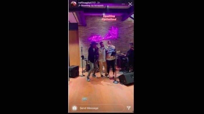 Unggahan Instagram Story Raffi Ahmad pada Kamis (13/1/2021) terlihat sedang D acara bersama Gading Marten dan pembalap Sean Gelael.