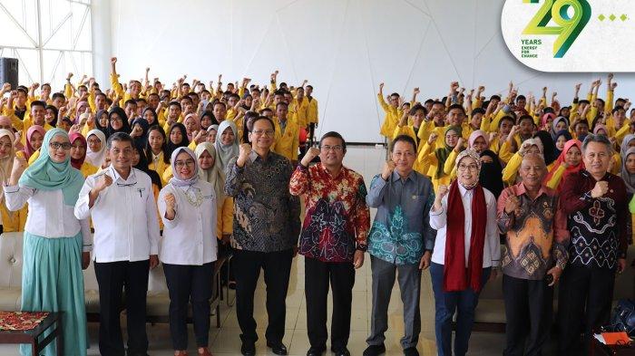 29 Tahun Adaro tumbuh bersama masyarakat sekitar, berkomitmen saling berbagi dalam meNyalakan Ilmu untuk generasi penerus guna kemajuan bangsa