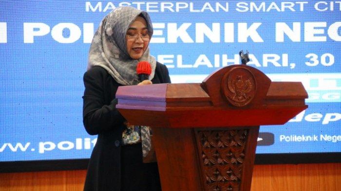 FGD - Direktur Politala Dr Hj Mufrida Zein SAg MPd menyampaikan sambutan pada Forum Discussion Group (FGD) Masterplan Smart City Kabupaten Tapin di kampus setempat, Senin (30/5).