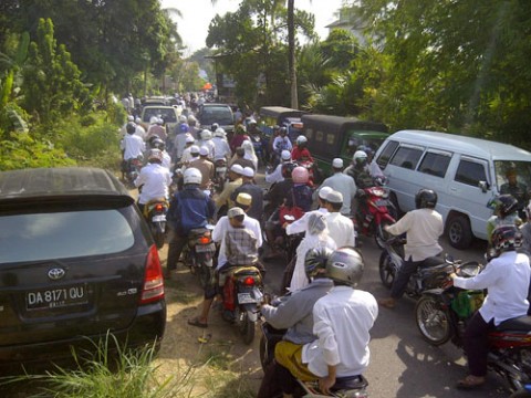 Yth Disperkim Banjar, Jalan Menuju ke Tempat Ziarah Datu Kelampayan Perlu PJU