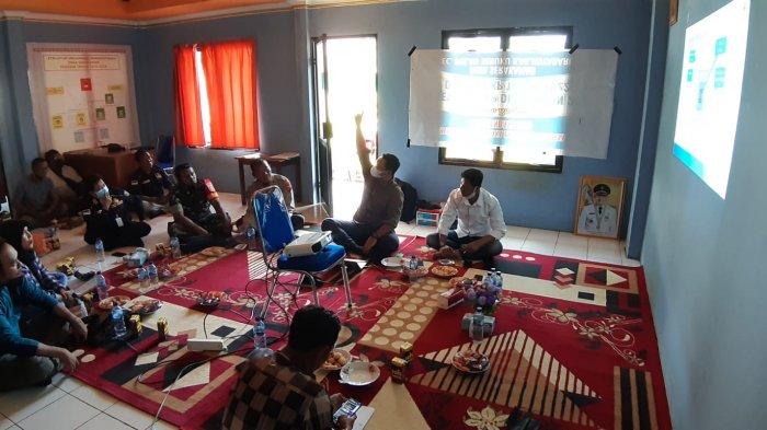 Kegiatan sosialisasi dan musyawarah pembangunan SUTT 150 kV Selaru–Sebuku di Desa Serakaman Kecamatan Pulau Sebuku.