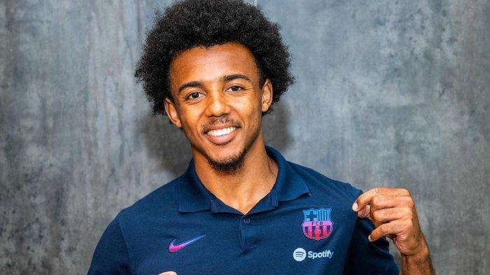 Pemain baru Barcelona, Jules Kounde. Hingga pekan kedua Liga Spanyol melawan Real Sociedad, Kounde masih belum bisa dimainkan.