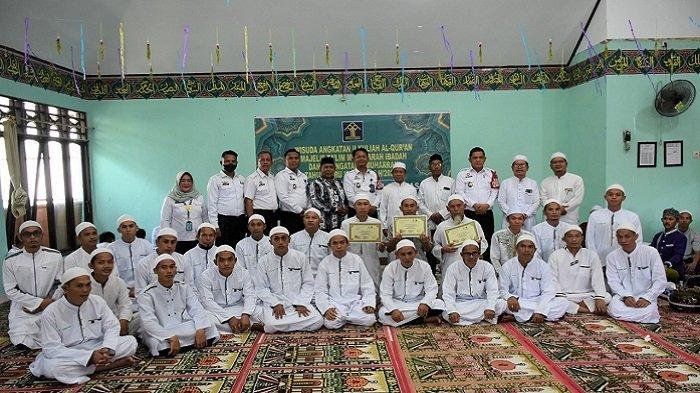 Rutan Kuala Kapuas melaksanakan Wisuda Angkatan ke-II Kuliah Al-Quran Majelis Talim Muzakarah Ibadah dan Peringatan Tahun Baru Islam 1 Muharram 1444 H/2022 M, bertempat di Masjid At-Taubah Rutan Kuala Kapuas, Rabu (24/8/2022).