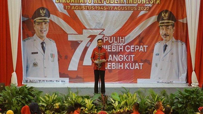 Wali Kota Banjarbaru beri sambutan Resepsi malam kenegaraan HUT Kemerdekaan RI.