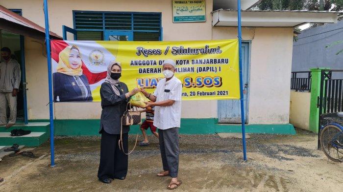 Anggota DPRD Banjarbaru Liana SSos memilih mengunjungi Daerah Pemilihan
