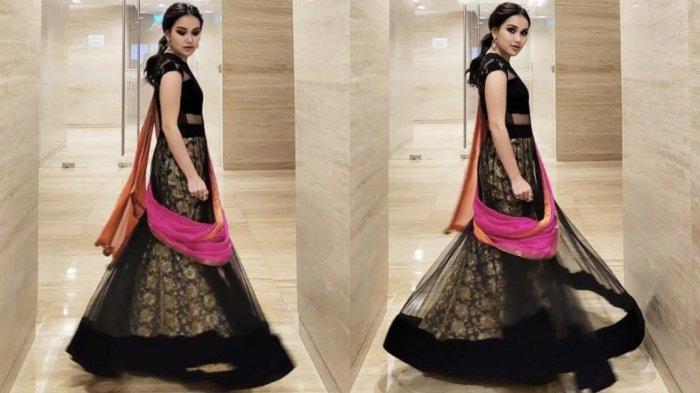 Ayu Ting Ting menggunakan saree India.