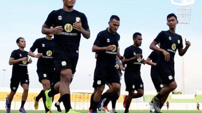 dalam beberapa hari latihan terakhir, Djanur kembali membuka latihan untuk bisa ditonton para suporter yang hadir.