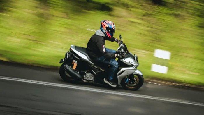 Damar Nugraha (27), seorang konsumen All New Aerox 155 Connected ABS yang juga member dari komunitas Aerox Club Indonesia Chapter Bandung.
