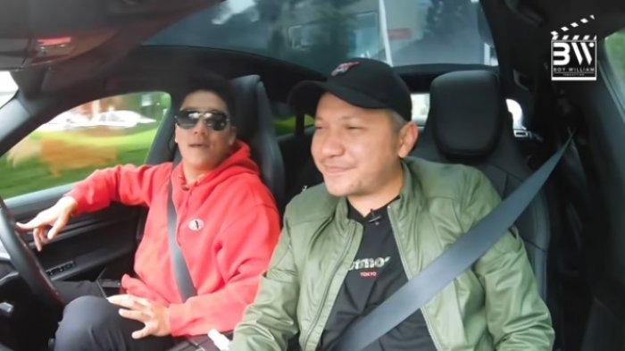 Gading Marten saat berbincang dengan Boy William.