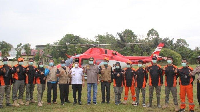 Ketua DPRD Provinsi Kalimantan Selatan, H Supian HK, SH, MH, saat disambut Bupati Hulu Sungai Utara (HSU), H Abdul Wahid HK, di lapangan sepak bola Karias, Amuntai, Kabupaten HSU, Sabtu (23/1/2021).