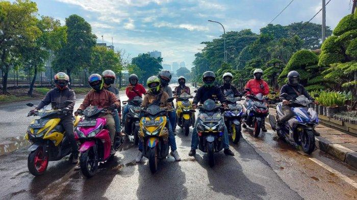 komunitas Aerox Club Indonesia (ARCI) Chapter Jakarta yang pada touring menuju ke Situ Gunung, Sukabumi, Jawa Barat.