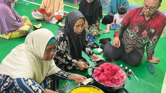kurang lebih 50 warga Desa Malintang ikut program Transformasi Perpustakaan Berbasis Inklusi Sosial menjadikan pepaya jadi produk olahan