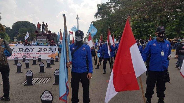 Massa aksi pada hari buruh 1 Mei 2021 di kawasan Patung Kuda.