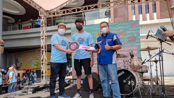 pada gelaran Fun Walk tahun ini hadir doorprize berupa satu unit sepeda motor Yamaha
