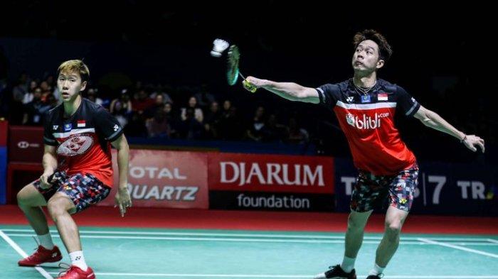 Pasangan ganda putra Indonesia, Marcus Gideon dan Kevin Sanjaya saat melawan ganda putra China, Li Jun Hui dan Liu Yu Chen dalam babak semifinal Blibli Indonesia Open 2019 di Istora Senayan, kompleks GBK, Jakarta, Sabtu (20/7/2019). Ganda putra Indonesia, Marcus Gideon dan Kevin Sanjaya menang dengan skor 21-9 21-13.