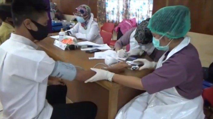 Pelaksanaan vaksinasi Covid-19 tahap kedua di Kabupaten Kapuas, Kalimantan Tengah, belum lama tadi.