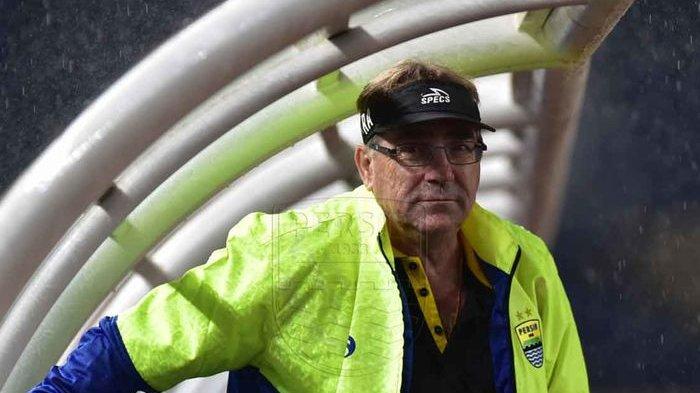 Pelatih Persib Bandung, Robert Rene Alberts.